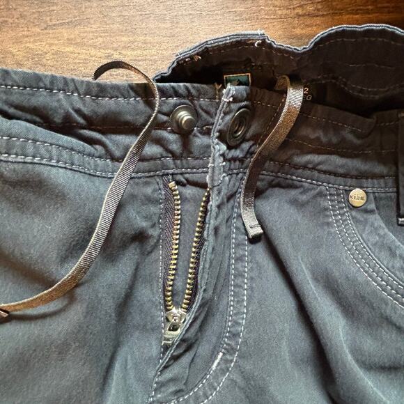 Kuhl Washed Black Roll Tab Convertible Cargo Pant - size 12 - Picture 7 of 10